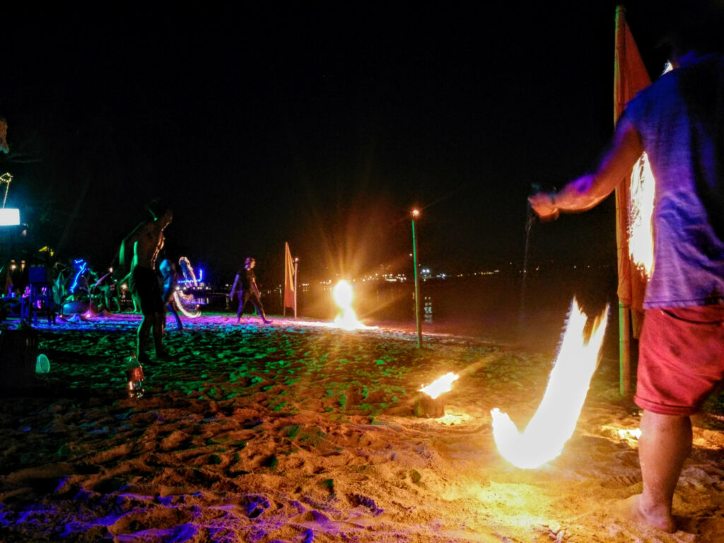 Fire show in Thailand, Thai fire show on the beach